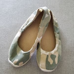Gap Toddler Camo Espadrilles size 8T